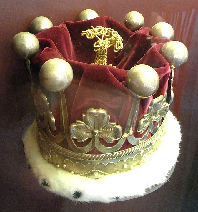 Coronet of an earl (as worn by the 17th Earl of Devon at the coronation of Elizabeth II and now on display at Powderham Castle).