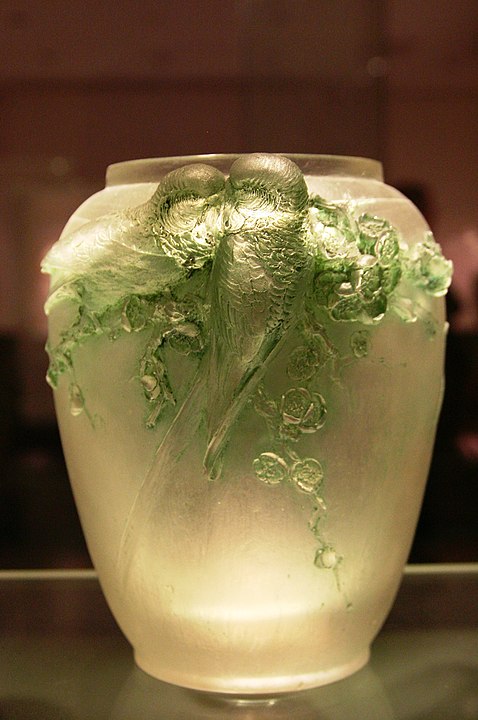 Lalique glass vase, Museu Calouste Gulbenkian.