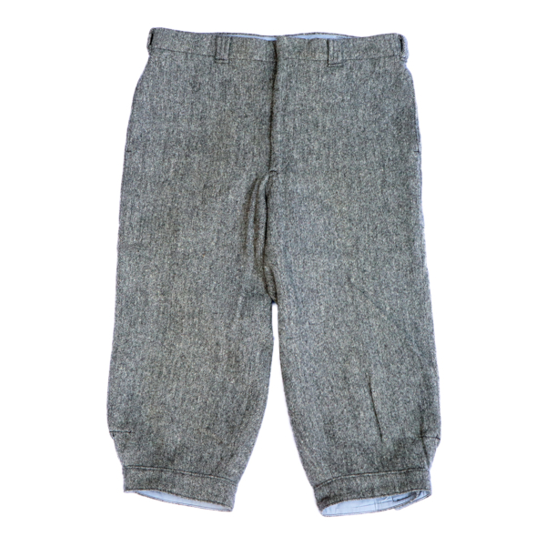 A pair of knickerbockers made by the American company Woolrich in the 1970s. This is the closest pair I can find online to what I think EW is describing.